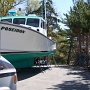 Halte diner, près d'un bateau en réparation